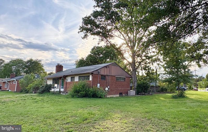 5610 Magnolia Ln, Alexandria, VA 22311