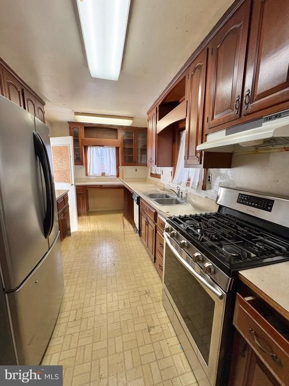 5610 Magnolia Ln, Alexandria, VA 22311