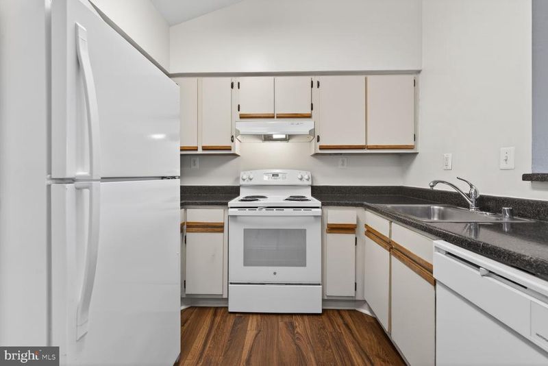 18518 Boysenberry Dr #223, Gaithersburg, MD 20879