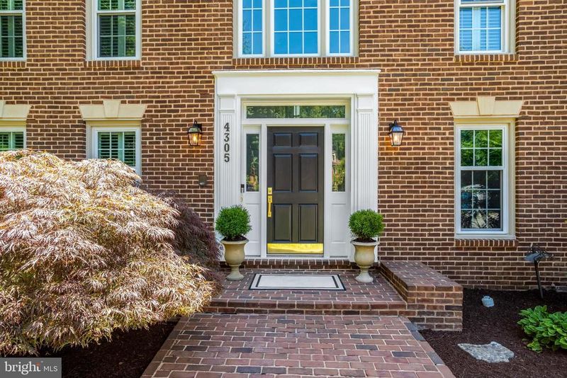 4305 Sheridans Point Ct, Alexandria, VA 22309