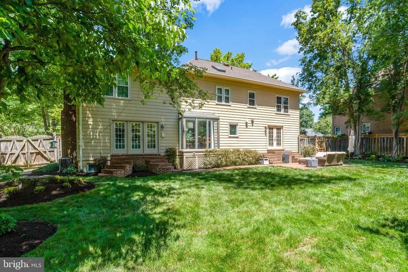 4305 Sheridans Point Ct, Alexandria, VA 22309