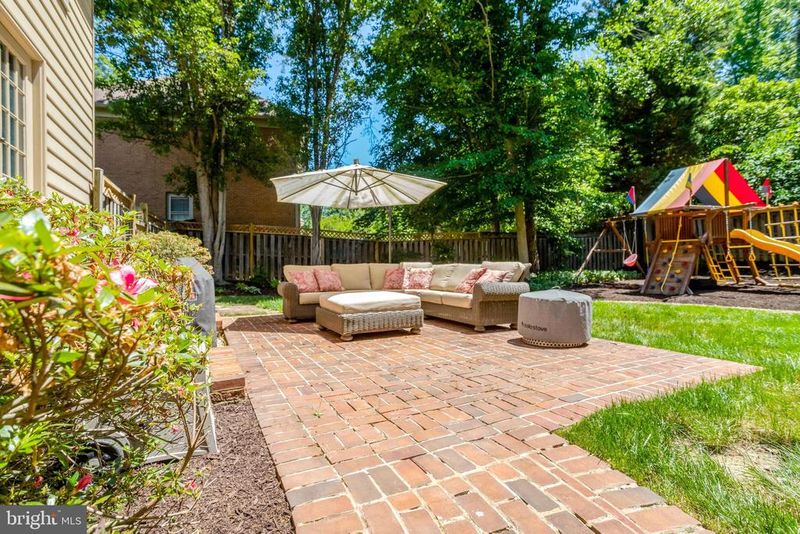 4305 Sheridans Point Ct, Alexandria, VA 22309