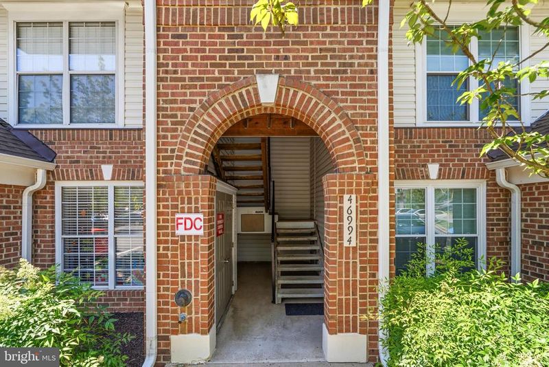 46994 Courtyard Sq #301, Sterling, VA 20164