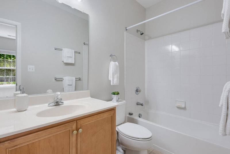 25165 Femoyer Ter, Chantilly, VA 20152