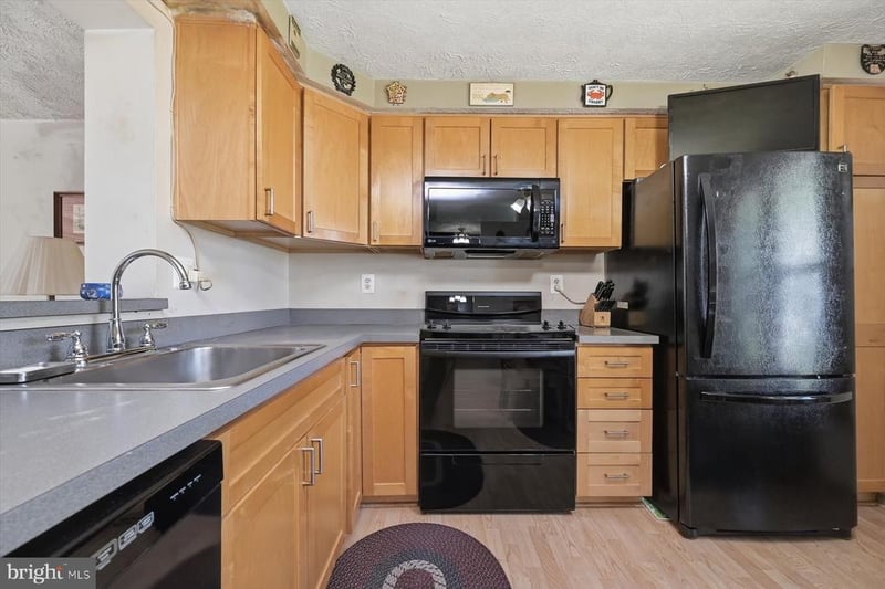 14219 Ballinger Ter, Burtonsville, MD 20866