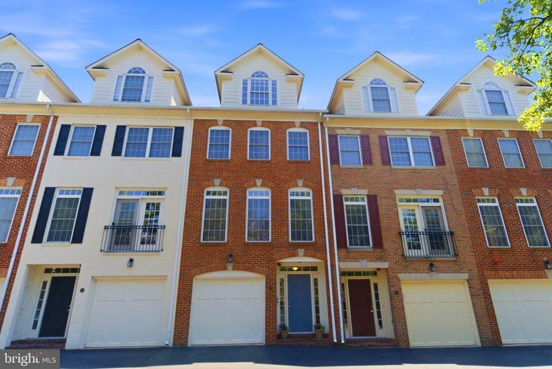 772 N Wakefield St, Arlington, VA 22203