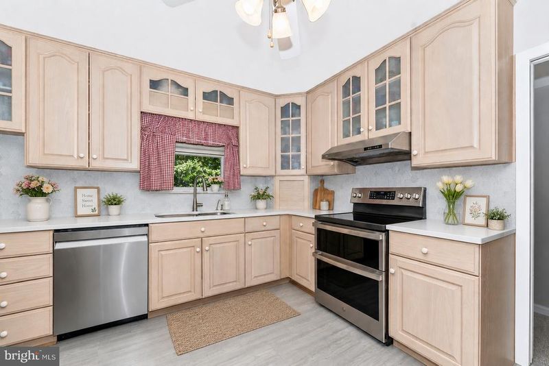 6213 White Oak Dr, Frederick, MD 21701