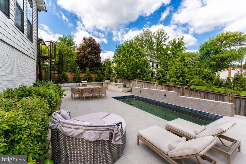 6501 36th St N, Arlington, VA 22213