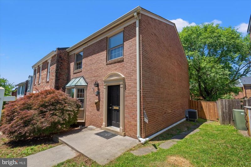 1026 N Pelham St, Alexandria, VA 22304