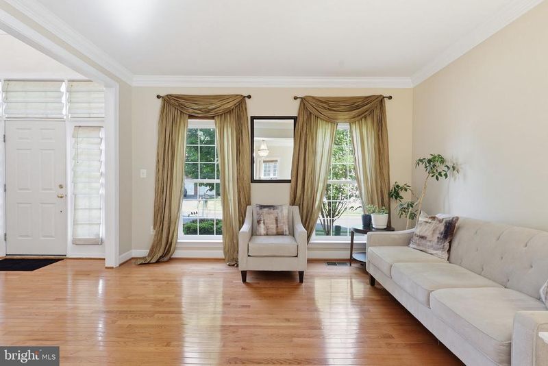 18805 Hundred Acre Ln, Triangle, VA 22172