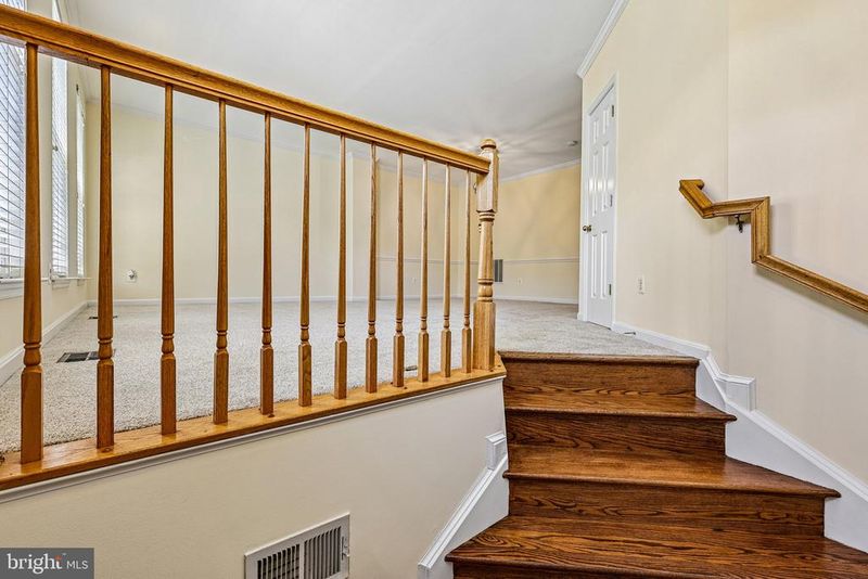 26071 Nimbleton Sq, Chantilly, VA 20152