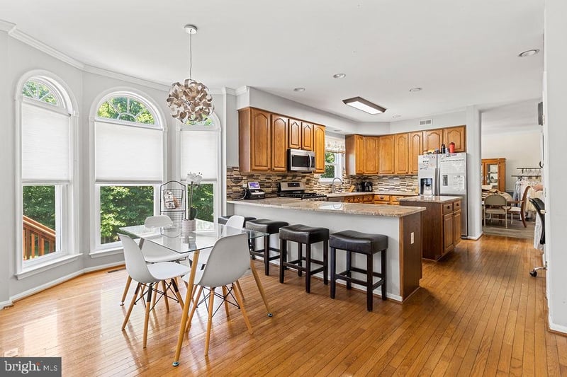 5886 Rhode Island Dr, Woodbridge, VA 22193