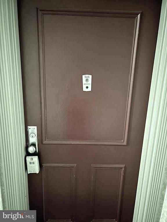 1225 Martha Custis Dr #505, Alexandria, VA 22302
