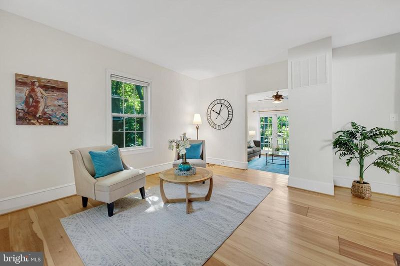 2418 Forest Glen Rd, Silver Spring, MD 20910
