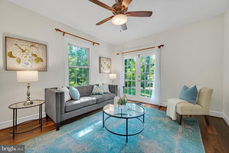2418 Forest Glen Rd, Silver Spring, MD 20910