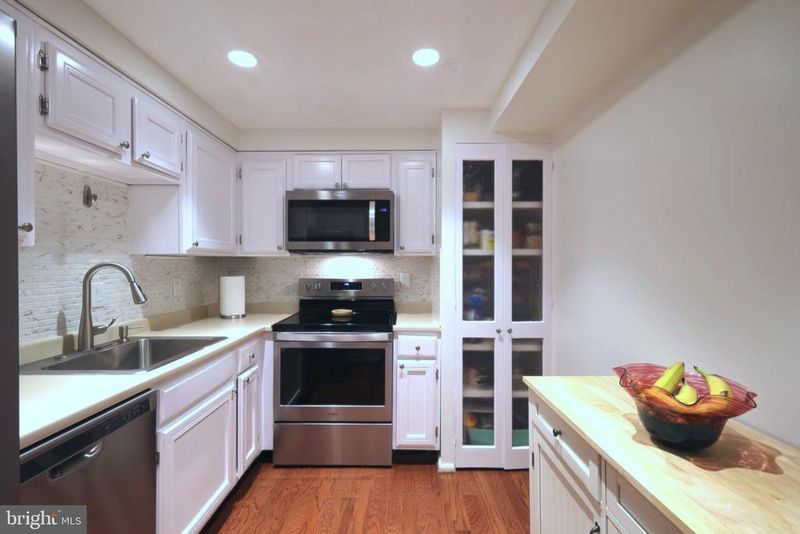 7640 Tremayne Pl #102, Mclean, VA 22102