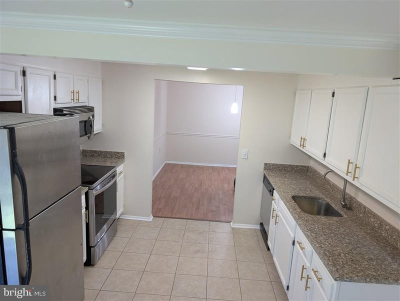 18022 Chalet Dr #27-103, Germantown, MD 20874