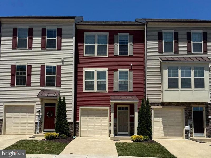 213 Pomegranate Ln, Frederick, MD 21701
