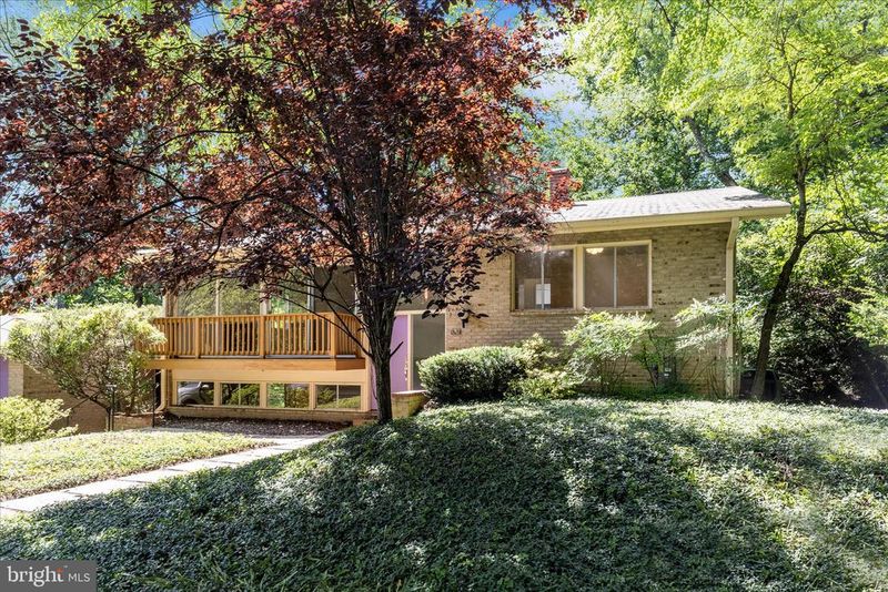 8311 Lilly Stone Dr, Bethesda, MD 20817