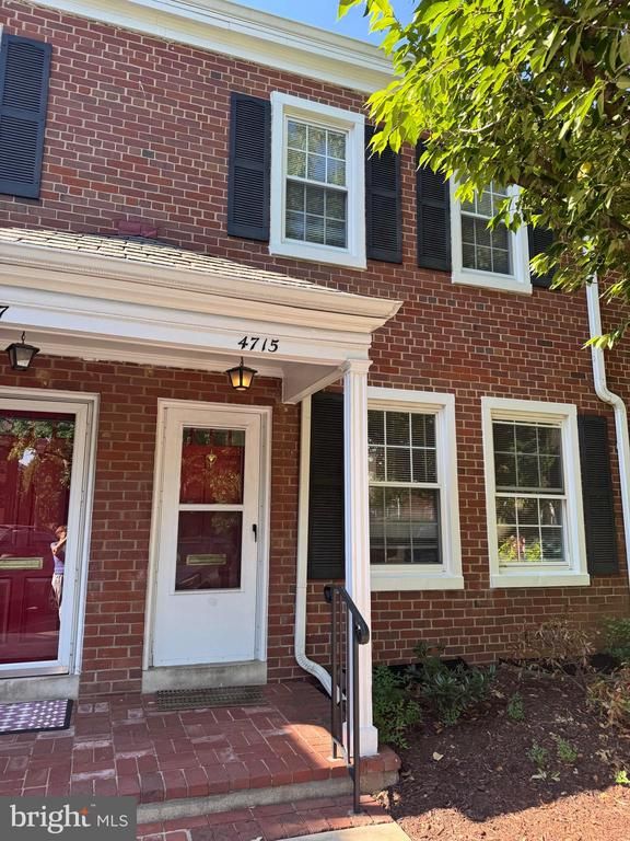 4715 29th St S, Arlington, VA 22206