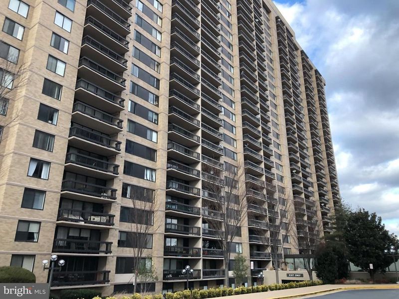 3701 S George Mason Dr #808N, Falls Church, VA 22041
