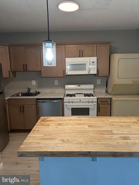 3701 S George Mason Dr #808N, Falls Church, VA 22041