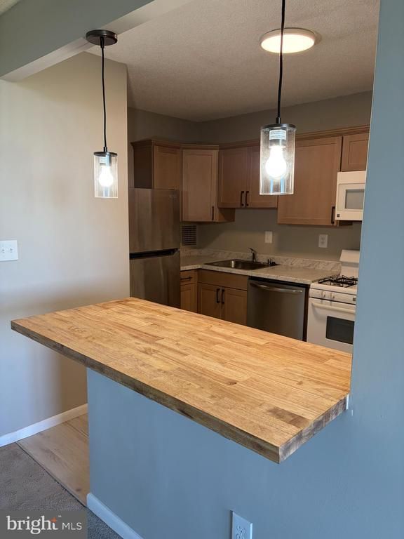 3701 S George Mason Dr #808N, Falls Church, VA 22041