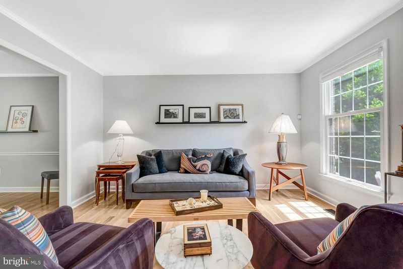 9336 Heather Glen Dr, Alexandria, VA 22309