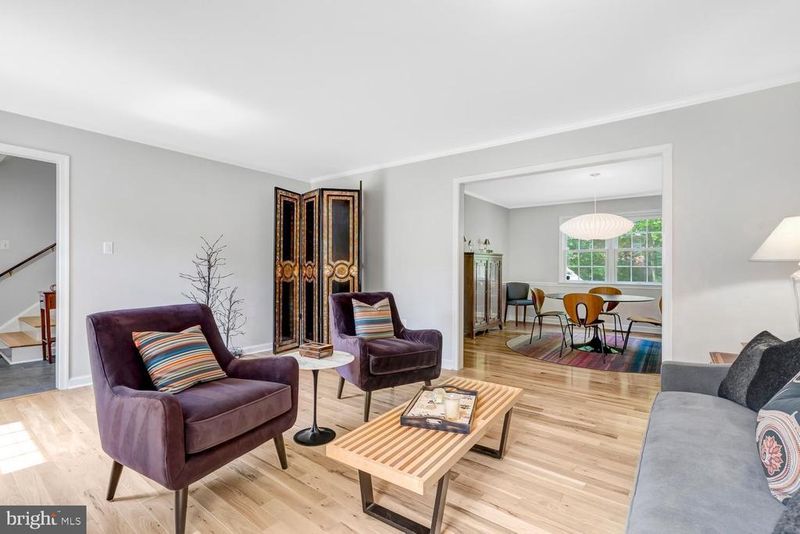9336 Heather Glen Dr, Alexandria, VA 22309