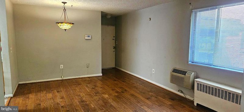 4729 1st St SW #101, Washington, DC 20032