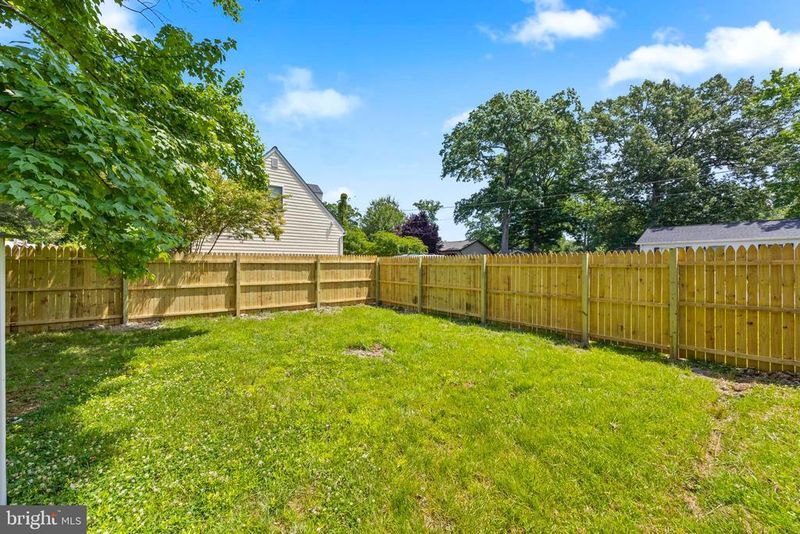 4738 Washington Ave, Shady Side, MD 20764
