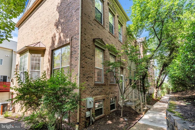 6013 Riddle WALK, Alexandria, VA 22312