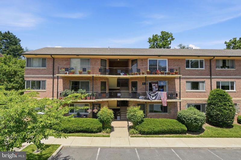 5003 Sentinel Dr #22, Bethesda, MD 20816