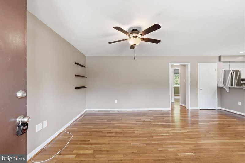 5003 Sentinel Dr #22, Bethesda, MD 20816