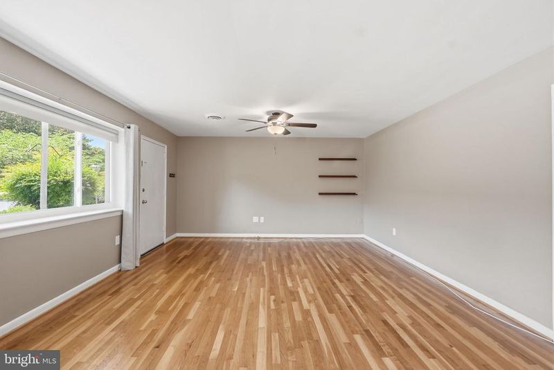 5003 Sentinel Dr #22, Bethesda, MD 20816