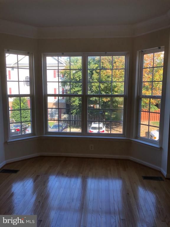 12579 Royal Wolf Pl, Fairfax, VA 22030