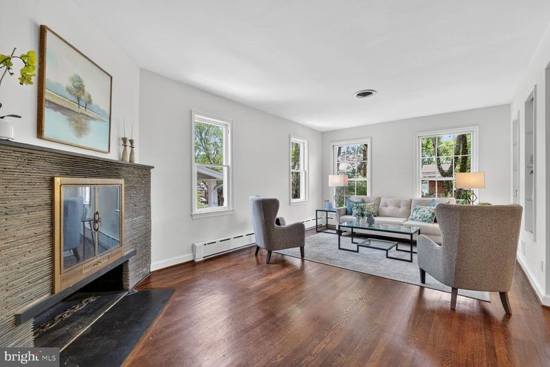 4425 P St NW, Washington, DC 20007