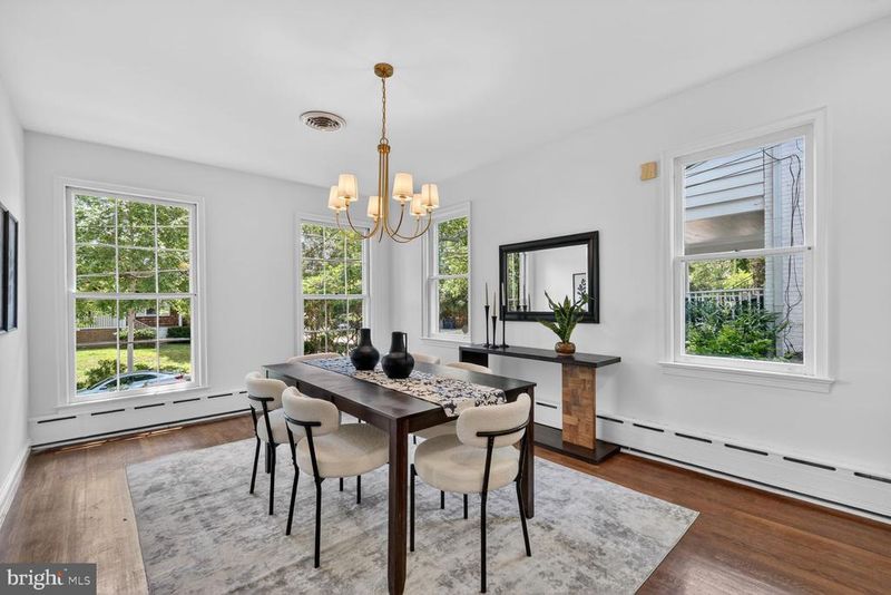 4425 P St NW, Washington, DC 20007