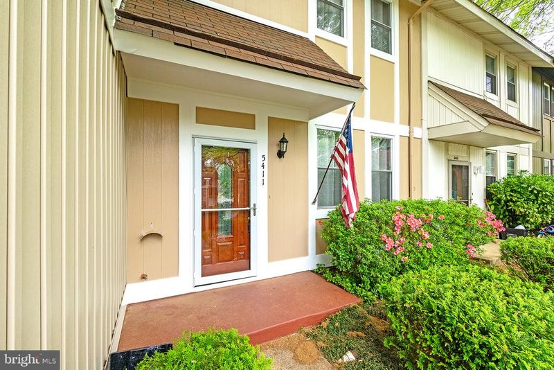 5411 Crossrail Dr, Burke, VA 22015