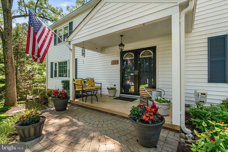 23 Saint Andrews Rd, Severna Park, MD 21146