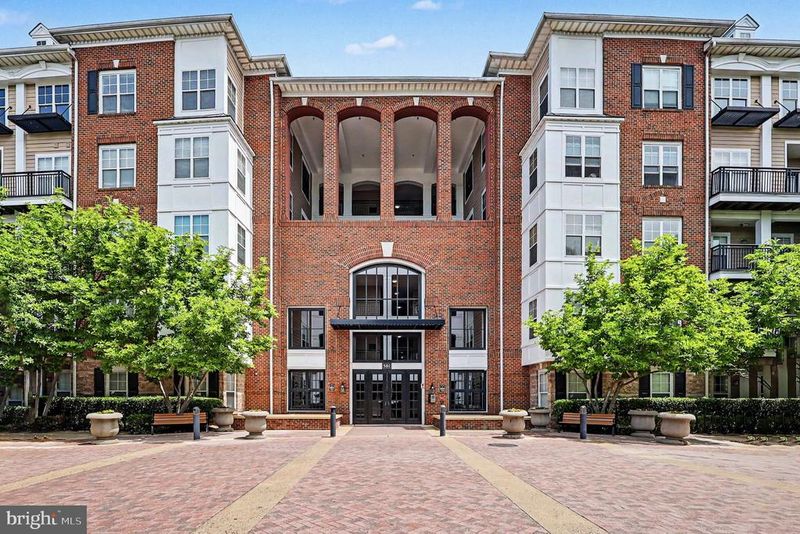 501 Hungerford Dr #372, Rockville, MD 20850