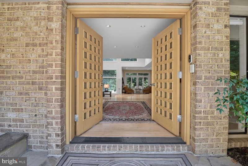 10801 Balantre Ln, Potomac, MD 20854