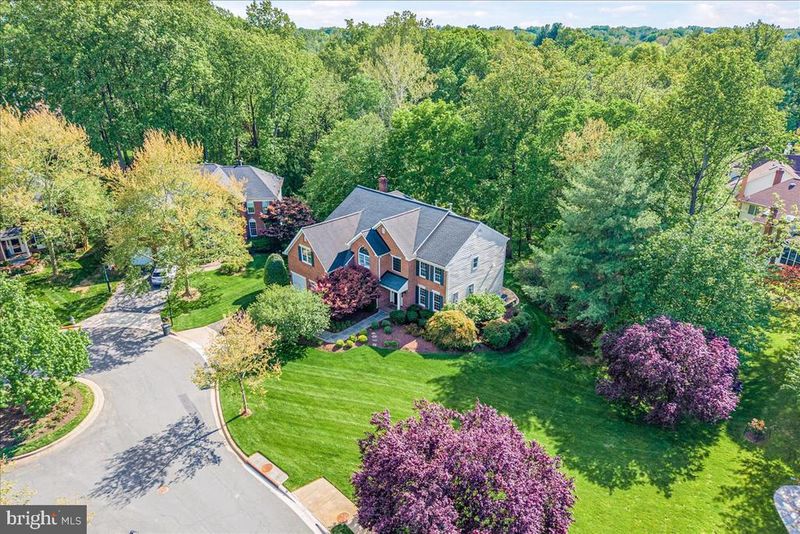 4 Deer Trail Ct, Gaithersburg, MD 20878
