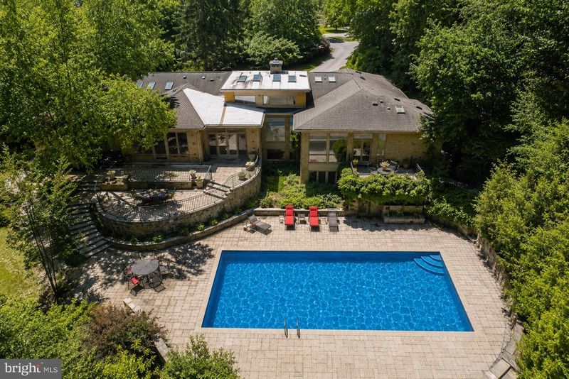 10801 Balantre Ln, Potomac, MD 20854