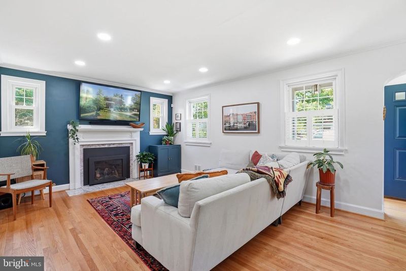115 S Kensington St, Arlington, VA 22204