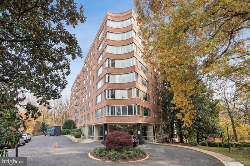 4200 Cathedral Ave NW #812, Washington, DC 20016