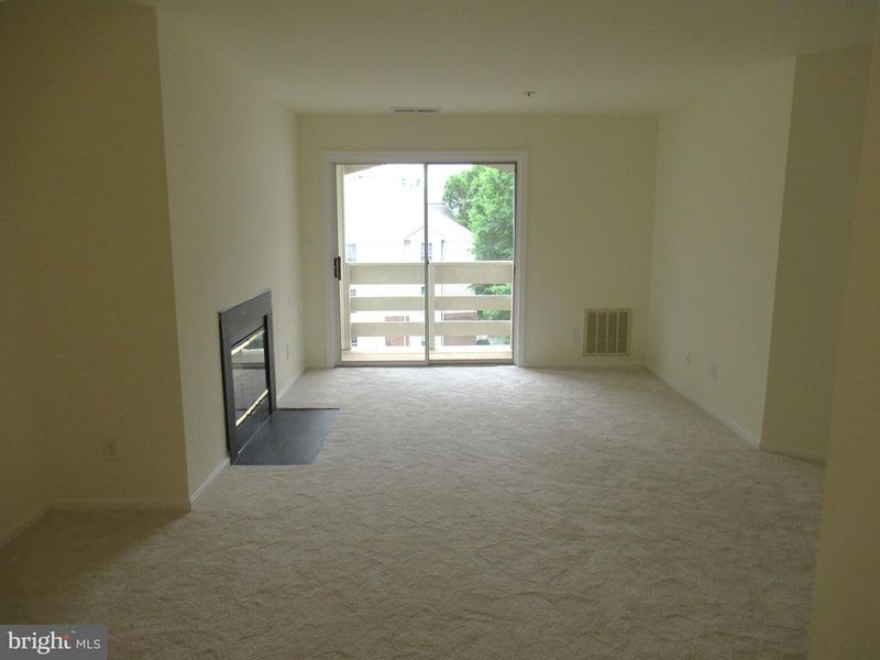 244 S Reynolds St #412, Alexandria, VA 22304