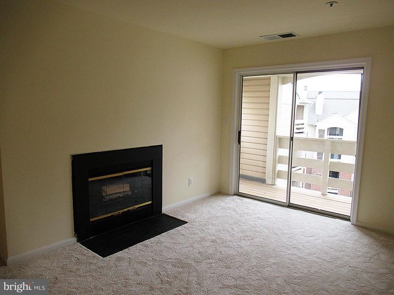 244 S Reynolds St #412, Alexandria, VA 22304