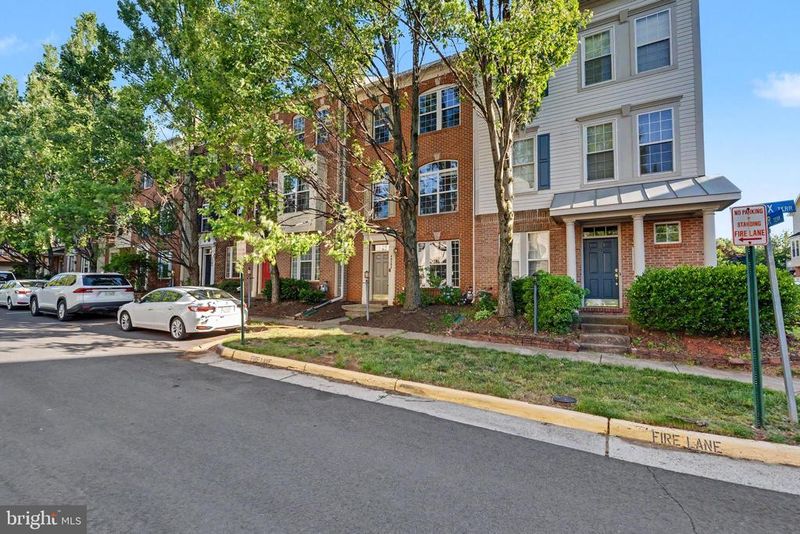 46202 Walpole Ter, Sterling, VA 20165
