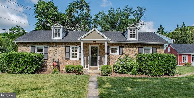102 Phillips Ct NW, Leesburg, VA 20176